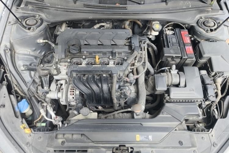 Used Hyundai Elantra 2021 1.5L CVT LUX Prestige Edition Engine Bay