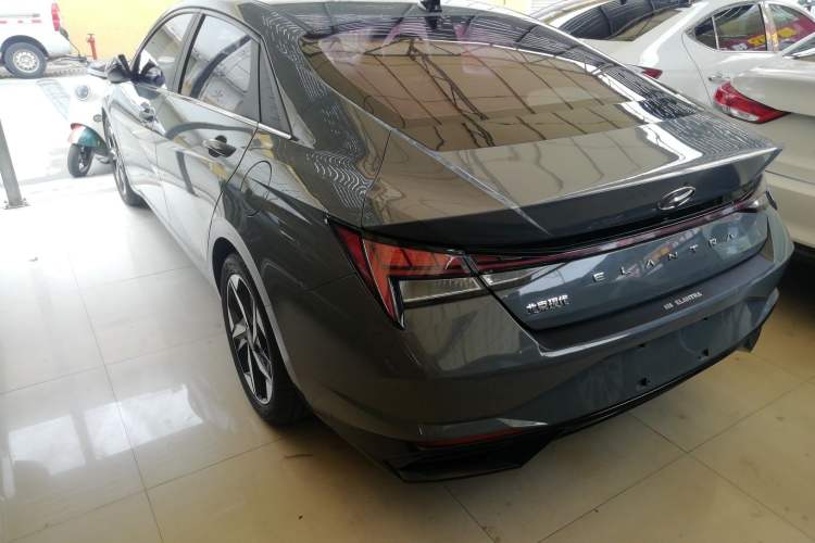 Used Hyundai Elantra 2021 1.5L CVT LUX Prestige Edition Exterior 3