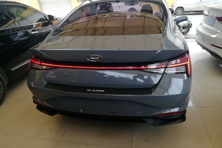 Used Hyundai Elantra 2021 1.5L CVT LUX Prestige Edition Exterior 4