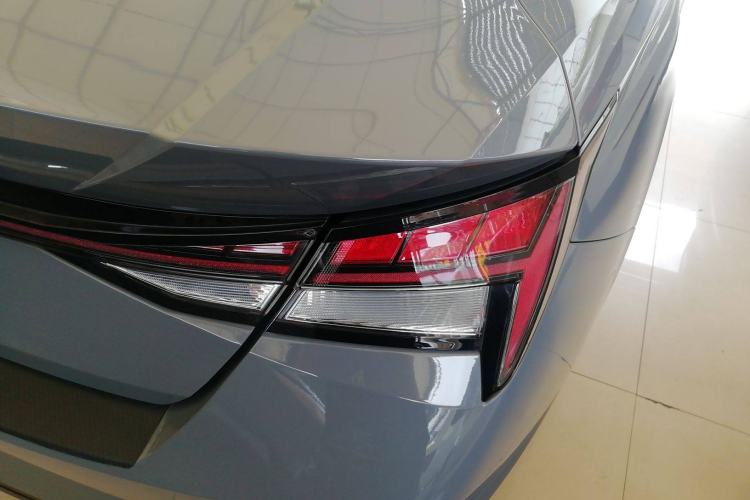 Used Hyundai Elantra 2021 1.5L CVT LUX Prestige Edition Exterior 6