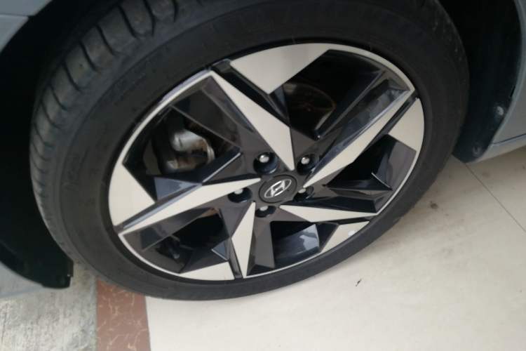 Used Hyundai Elantra 2021 1.5L CVT LUX Prestige Edition Exterior 7