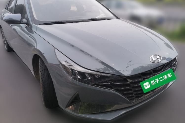 Used Hyundai Elantra 2021 1.5L CVT GLX Elite Edition Front Right 45 Deg