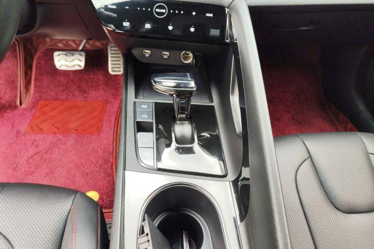 Used Hyundai Elantra 2021 240TGDi DCT LUX Prestige Edition Gear Lever