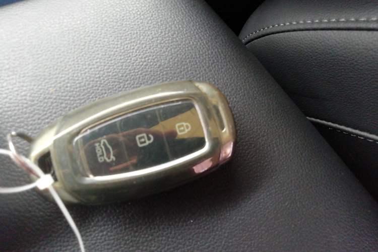Used Hyundai Elantra 2021 1.5L CVT LUX Prestige Edition Interior 1