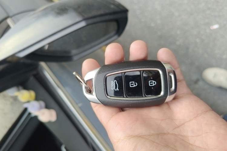 Used Hyundai Elantra 2021 1.5L CVT LUX Prestige Edition Interior 1