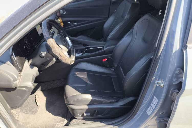 Used Hyundai Elantra 2021 1.5L CVT LUX Prestige Edition Left Front Seat