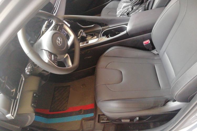 Used Hyundai Elantra 2021 1.5L CVT LUX Prestige Edition Left Front Seat