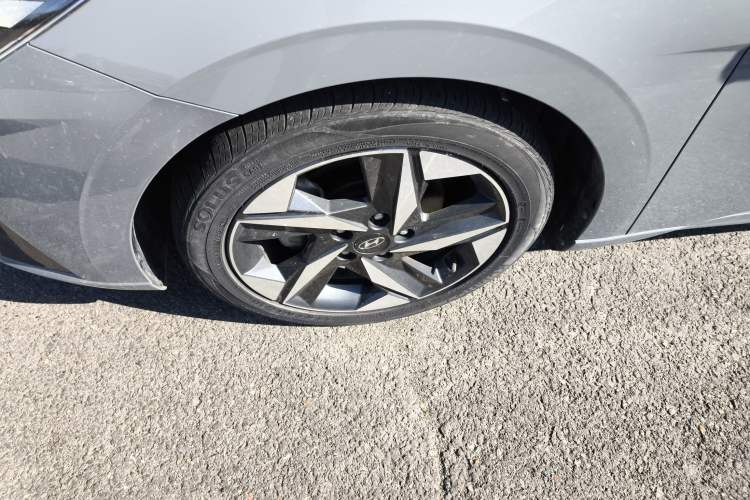 Used Hyundai Elantra 2021 1.5L CVT LUX Prestige Edition Left Front Wheel Hub