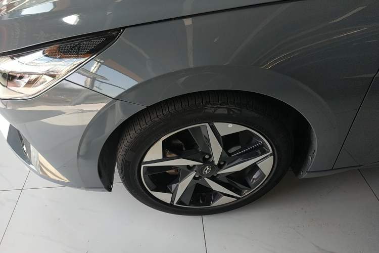 Used Hyundai Elantra 2021 1.5L CVT LUX Prestige Edition Left Front Wheel Hub