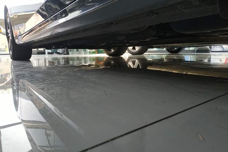 Used Hyundai Elantra 2021 1.5L CVT LUX Prestige Edition Left Side Sill