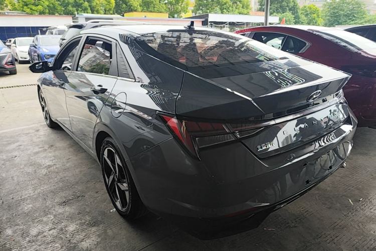 Used Hyundai Elantra 2021 1.5L CVT GLX Elite Edition Rear Left 45 Deg