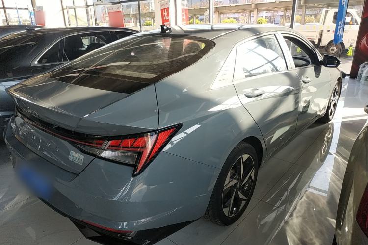 Used Hyundai Elantra 2021 1.5L CVT LUX Prestige Edition Rear Right 45 Deg