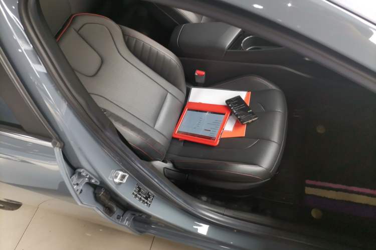 Used Hyundai Elantra 2021 240TGDi DCT LUX Prestige Edition Right Front Seat