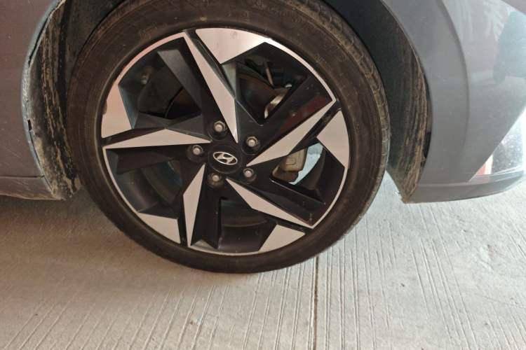Used Hyundai Elantra 2021 240TGDi DCT LUX Prestige Edition Right Front Wheel Hub