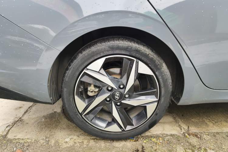 Used Hyundai Elantra 2021 240TGDi DCT LUX Prestige Edition Right Rear Wheel Hub