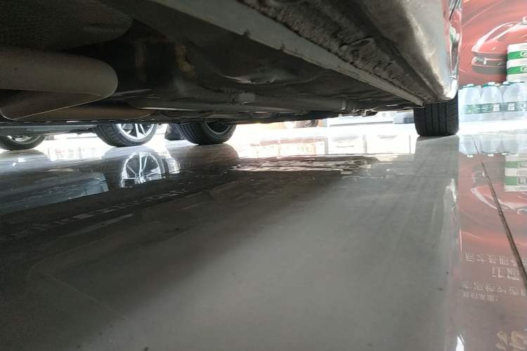 Used Hyundai Elantra 2021 1.5L CVT LUX Prestige Edition Right Side Sill