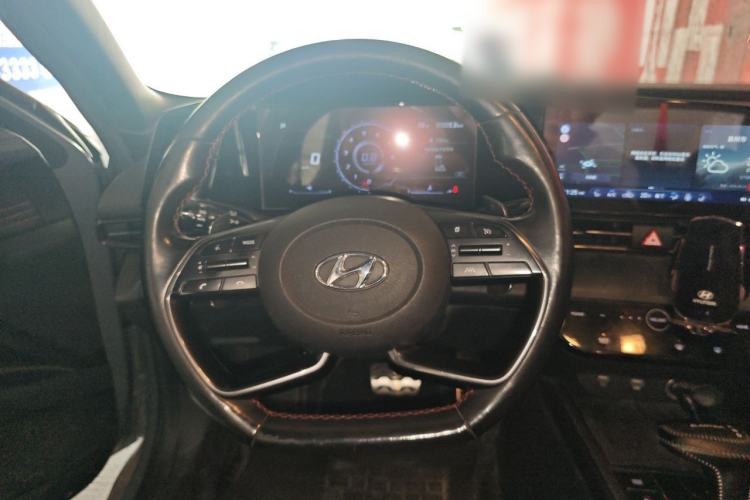 Used Hyundai Elantra 2021 240TGDi DCT LUX Prestige Edition Steering Wheel