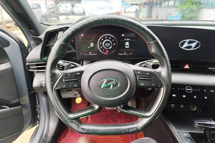 Used Hyundai Elantra 2021 240TGDi DCT LUX Prestige Edition Steering Wheel