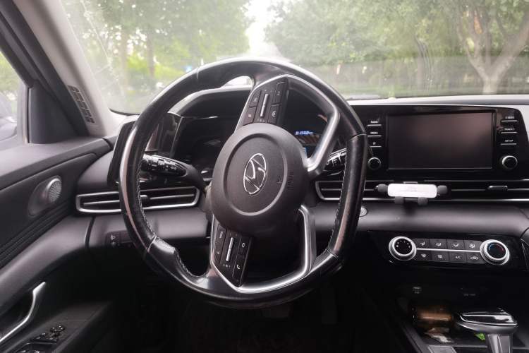 Used Hyundai Elantra 2021 1.5L CVT GLX Elite Edition Steering Wheel