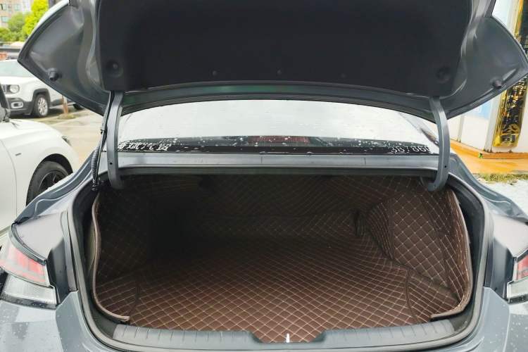 Used Hyundai Elantra 2021 240TGDi DCT LUX Prestige Edition Trunk