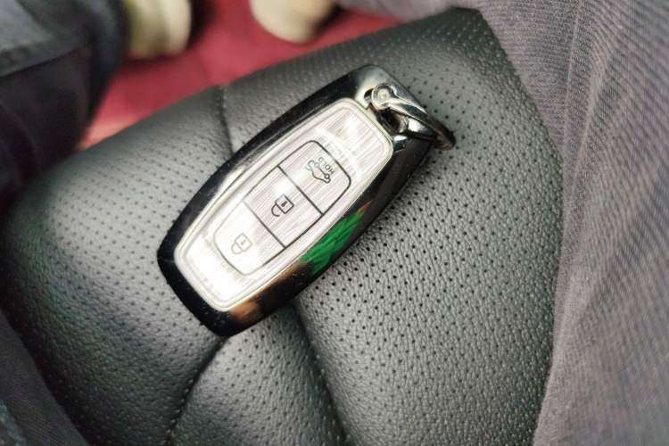 Used Hyundai Elantra 2021 240TGDi DCT LUX Prestige Edition Vehicle Key