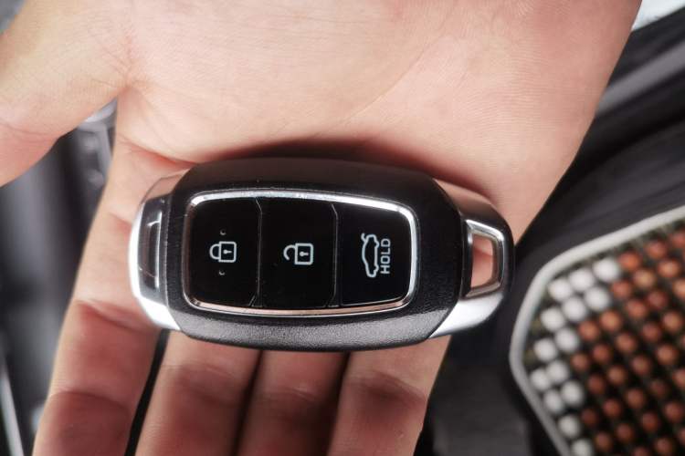 Used Hyundai Elantra 2021 1.5L CVT GLX Elite Edition Vehicle Key