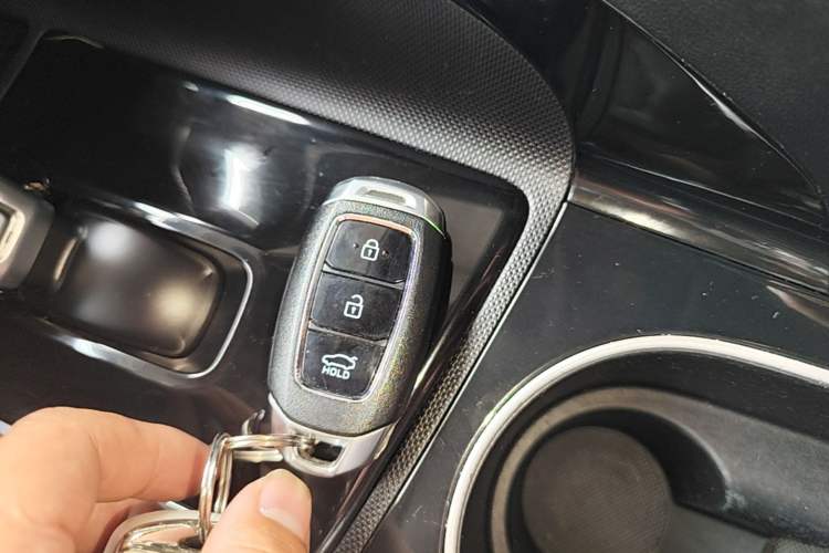Used Hyundai Elantra 2021 1.5L CVT GLX Elite Edition Vehicle Key