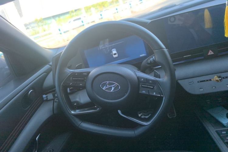 Used Hyundai Elantra 2021 240TGDi DCT TOP Flagship Edition Steering Wheel