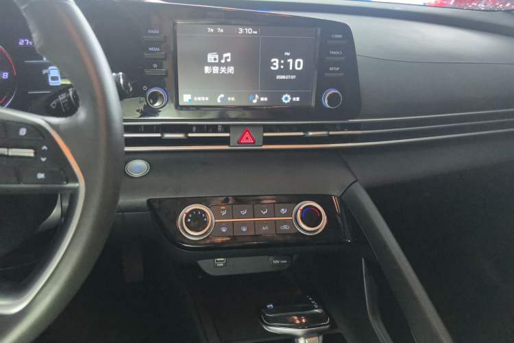 Used Hyundai Elantra 2021 1.5L CVT GLX Elite Edition Audio And AC Panel