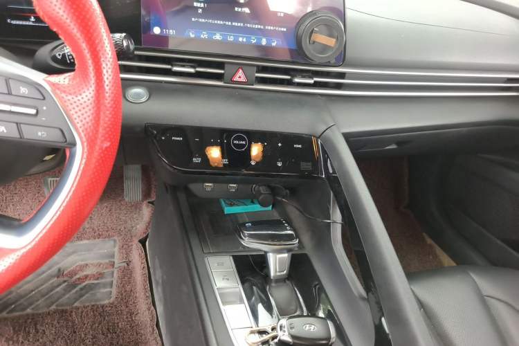 Used Hyundai Elantra 2021 1.5L CVT LUX Prestige Edition Audio And AC Panel