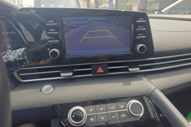 Used Hyundai Elantra 2021 1.5L CVT GLX Elite Edition Audio And AC Panel