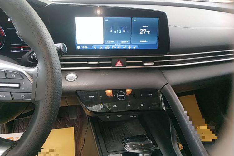 Used Hyundai Elantra 2021 1.5L CVT LUX Prestige Edition Audio And AC Panel