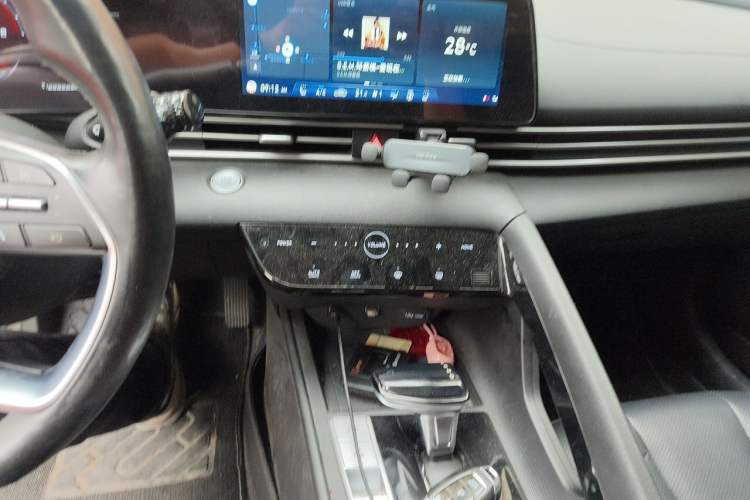 Used Hyundai Elantra 2021 1.5L CVT LUX Prestige Edition Audio And AC Panel