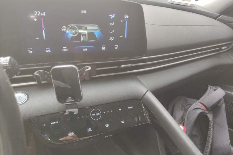 Used Hyundai Elantra 2021 1.5L CVT LUX Prestige Edition Audio And AC Panel