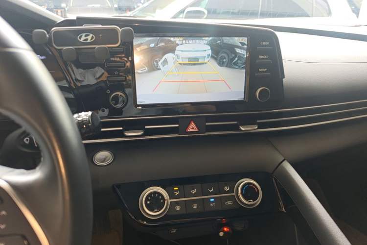 Used Hyundai Elantra 2021 1.5L CVT GLX Elite Edition Audio And AC Panel