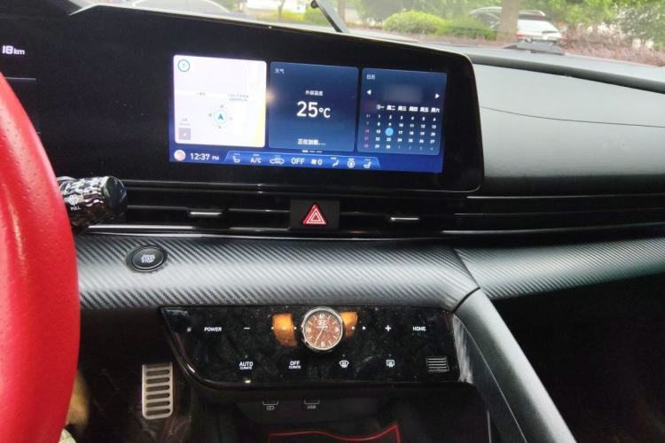 Used Hyundai Elantra 2021 240TGDi DCT LUX Prestige Edition Audio And AC Panel