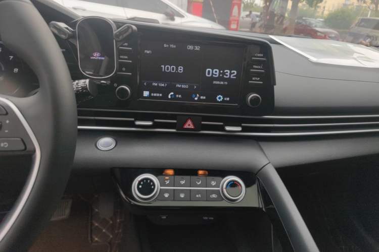 Used Hyundai Elantra 2021 1.5L CVT GLX Elite Edition Audio And AC Panel