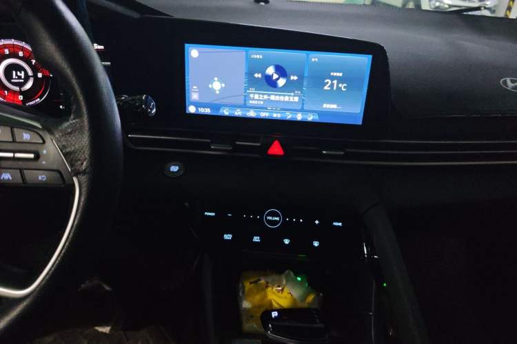 Used Hyundai Elantra 2021 1.5L CVT LUX Prestige Edition Audio And AC Panel