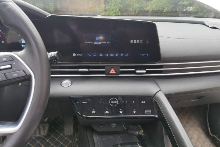 Used Hyundai Elantra 2021 1.5L CVT LUX Prestige Edition Audio And AC Panel