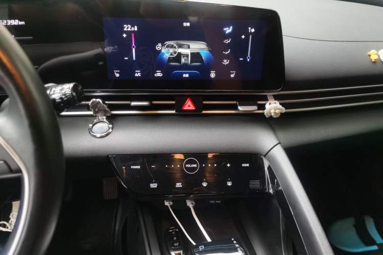 Used Hyundai Elantra 2021 1.5L CVT LUX Prestige Edition Audio And AC Panel