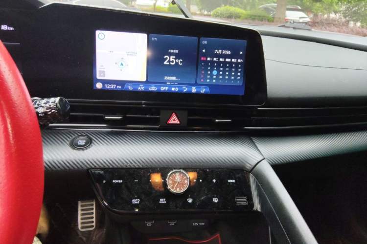 Used Hyundai Elantra 2021 240TGDi DCT LUX Prestige Edition Audio And AC Panel