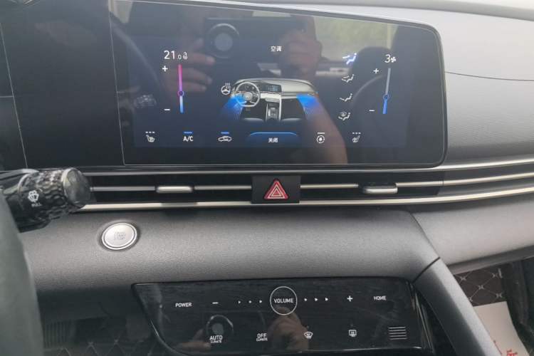 Used Hyundai Elantra 2021 1.5L CVT LUX Prestige Edition Audio And AC Panel