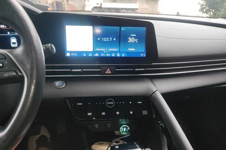 Used Hyundai Elantra 2021 1.5L CVT LUX Prestige Edition Audio And AC Panel