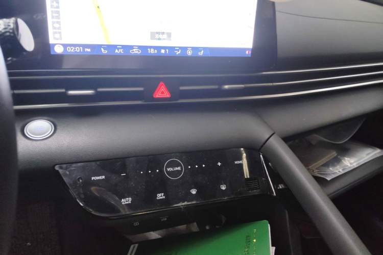 Used Hyundai Elantra 2021 1.5L CVT LUX Prestige Edition Audio And AC Panel