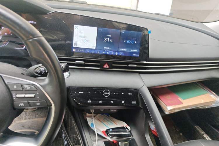 Used Hyundai Elantra 2021 1.5L CVT LUX Prestige Edition Audio And AC Panel
