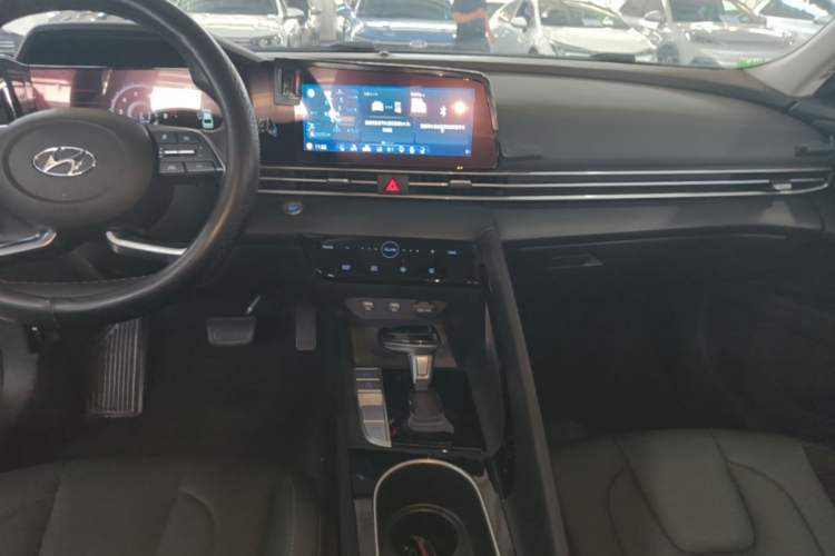 Used Hyundai Elantra 2021 1.5L CVT LUX Prestige Edition Audio And AC Panel