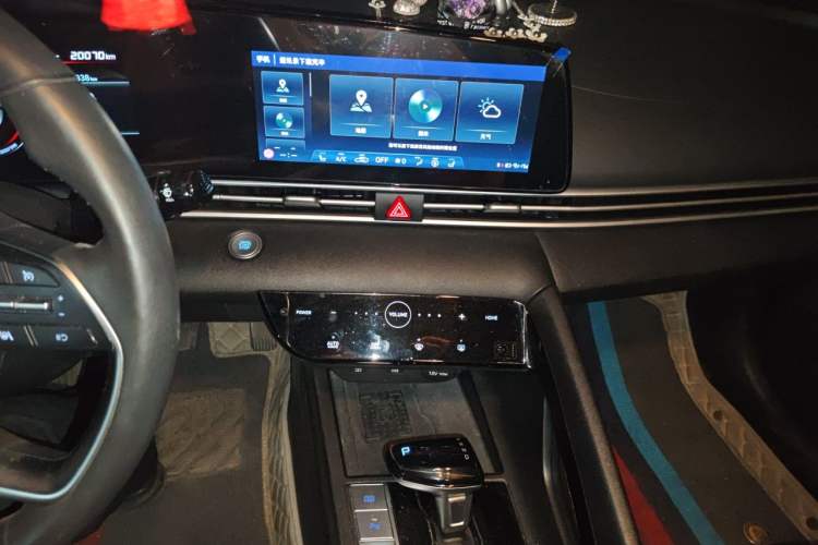 Used Hyundai Elantra 2021 1.5L CVT LUX Prestige Edition Audio And AC Panel
