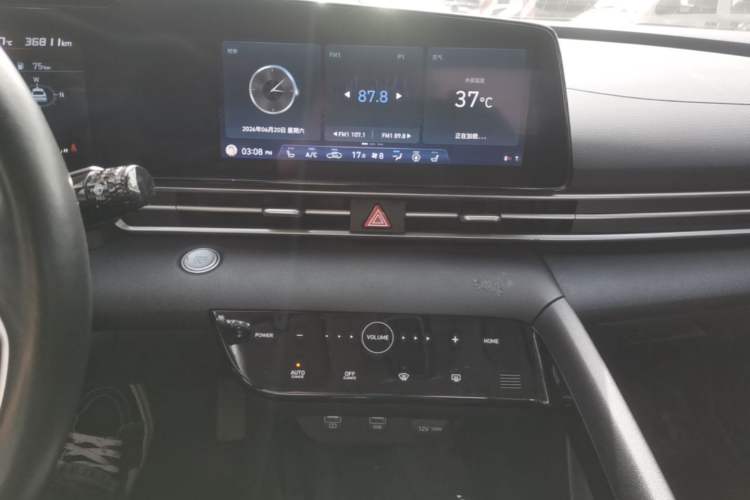 Used Hyundai Elantra 2021 1.5L CVT LUX Prestige Edition Audio And AC Panel