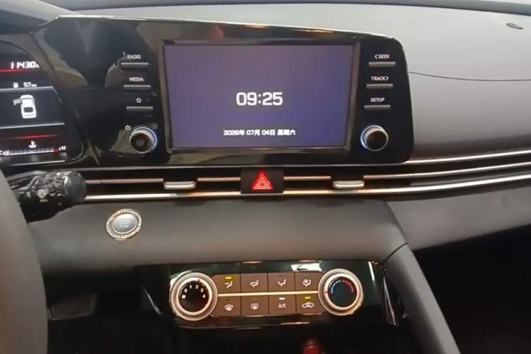 Used Hyundai Elantra 2021 1.5L CVT GLX Elite Edition Audio And AC Panel