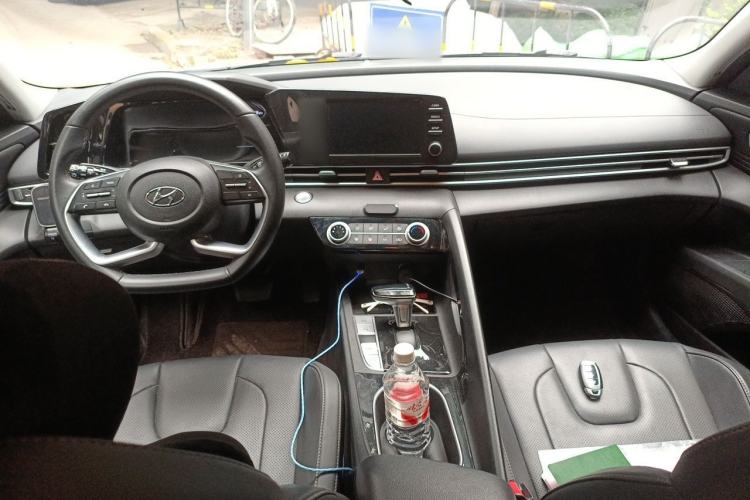 Used Hyundai Elantra 2021 1.5L CVT GLX Elite Edition Center Console
